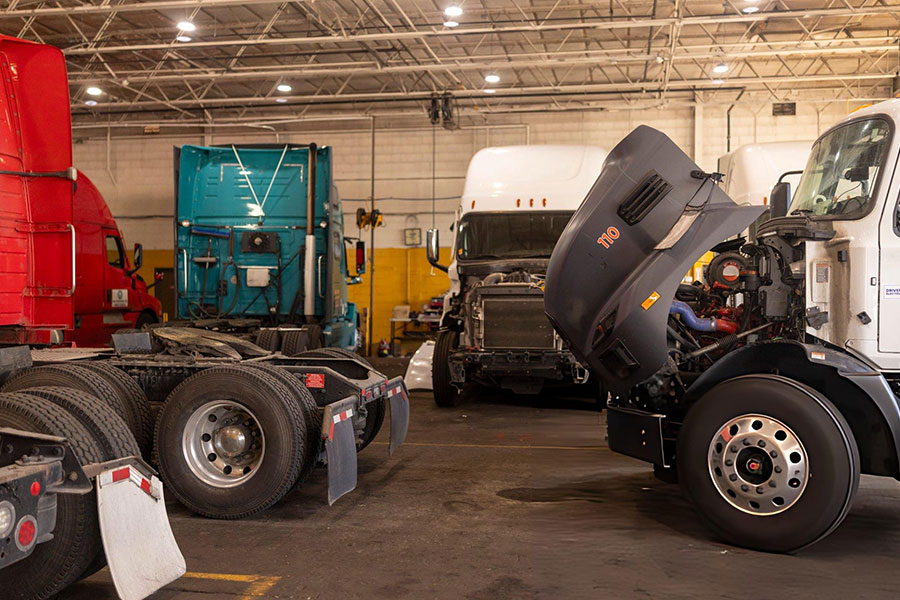 When to Repair vs Replace Major Truck Components